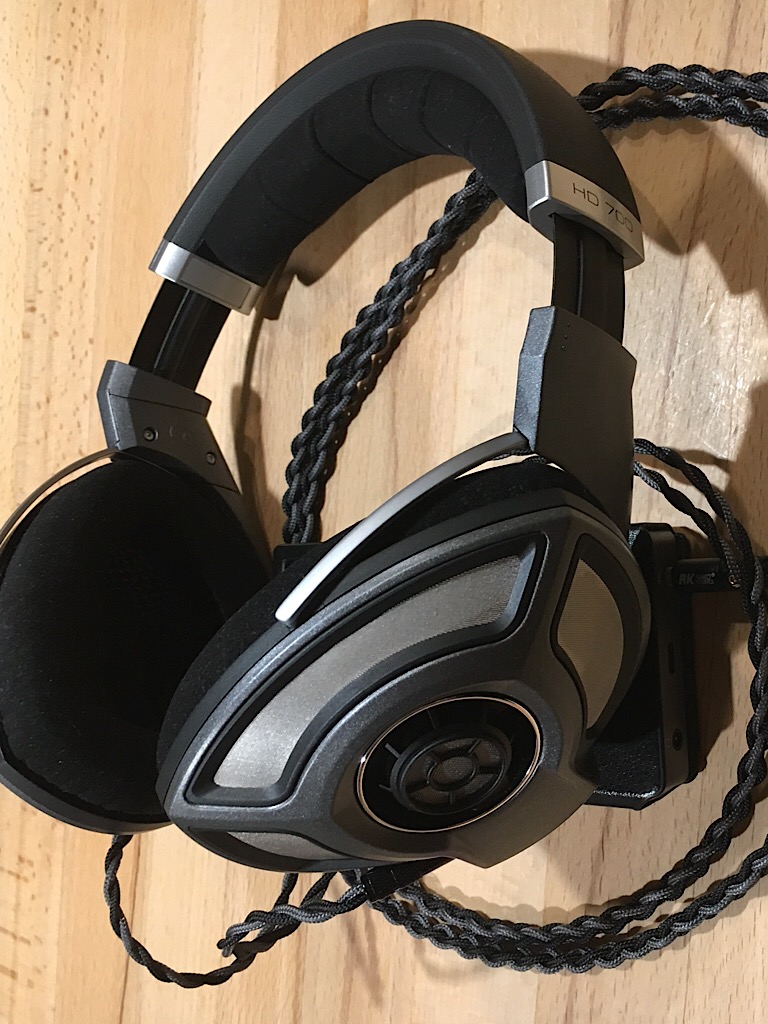 HD700