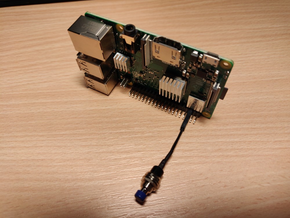 Raspberry_Pi_3B+_PowerSwitch.jpg